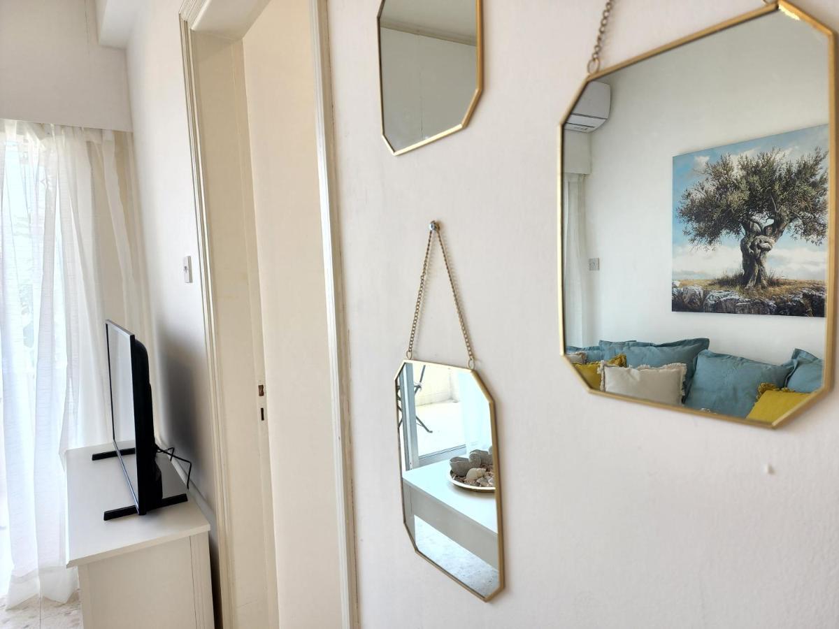 Capri Sea View One Bedroom Ларнака Экстерьер фото