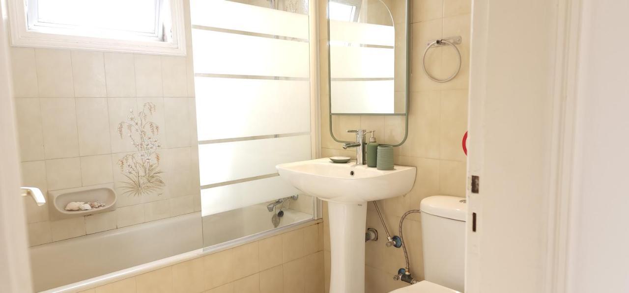 Capri Sea View One Bedroom Ларнака Экстерьер фото