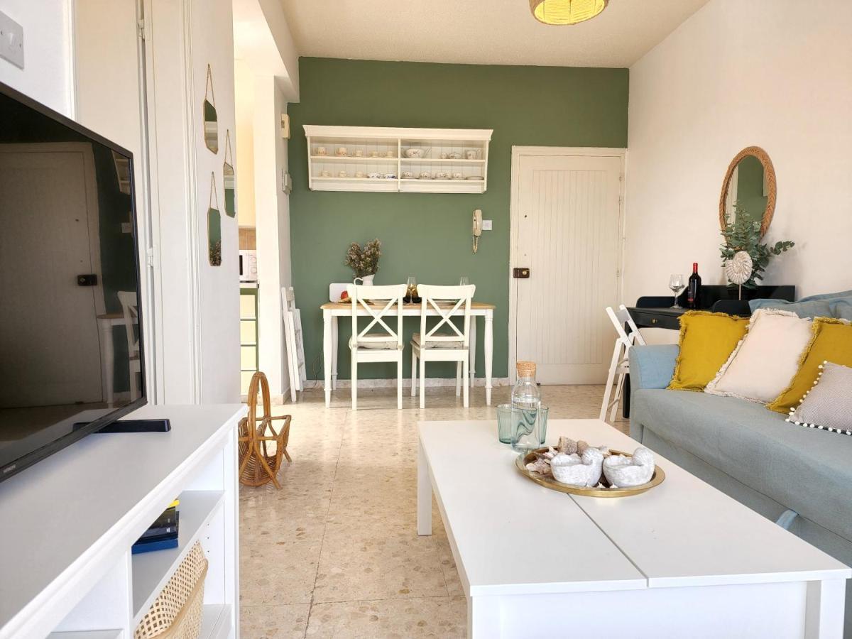 Capri Sea View One Bedroom Ларнака Экстерьер фото